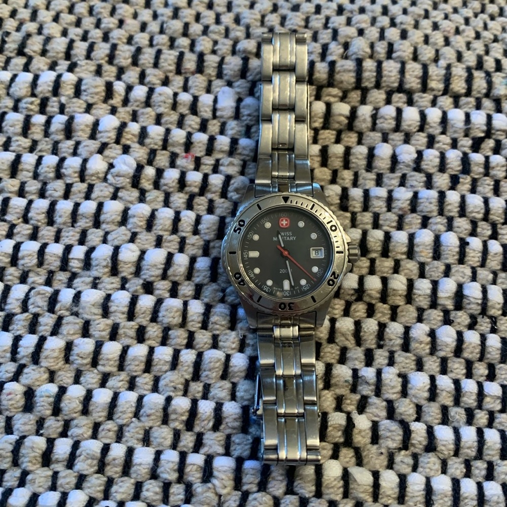 Classic Women’s Swiss Army Watch. Great Condition